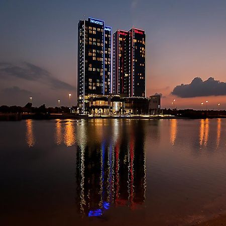 Ibis Abu Dhabi Gate Hotel Kültér fotó